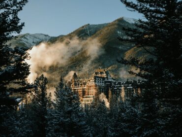 Checking in at Fairmont Banff Springs and the Luxury Trend for More Intimate Guestrooms